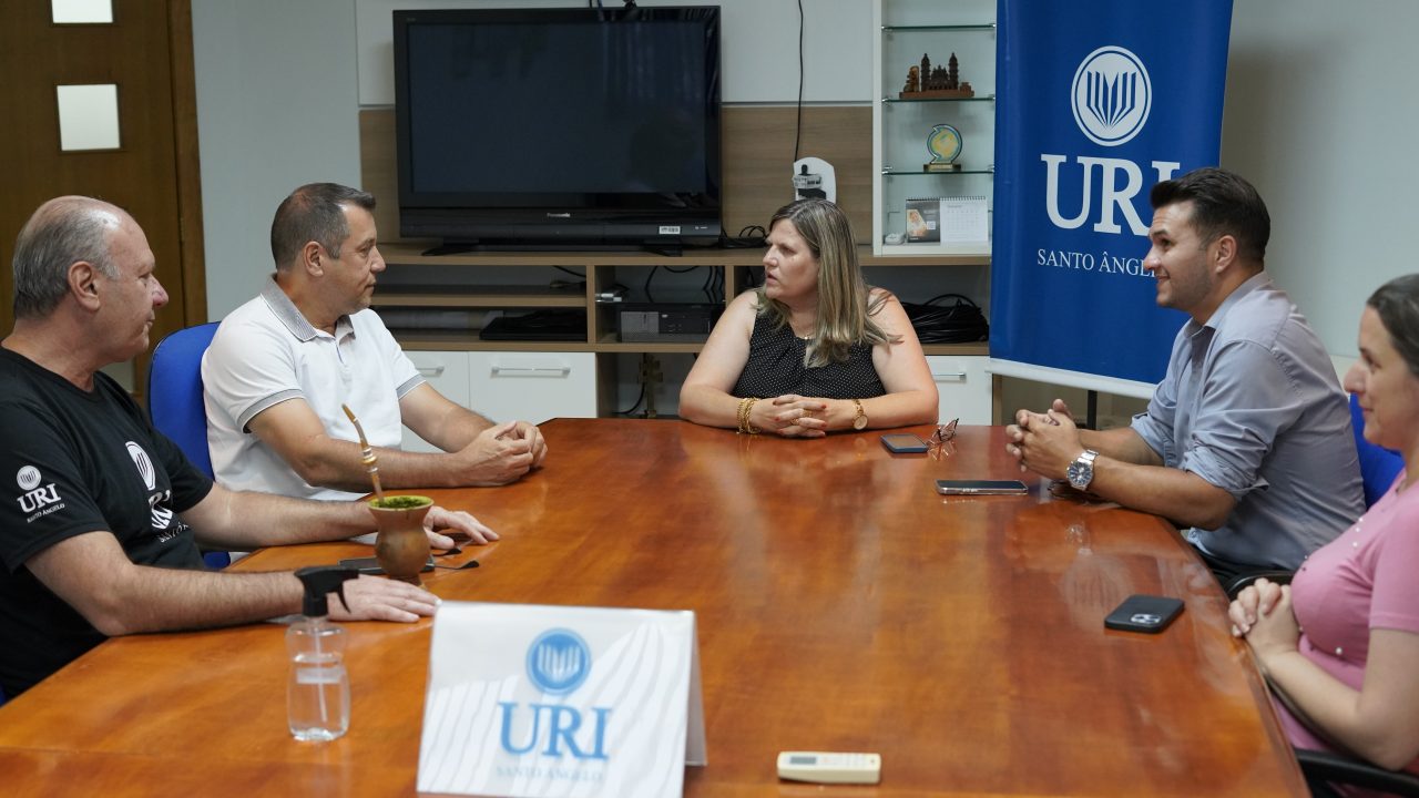 Vereador Jonatas Toledo articula mobilização para curso de Medicina à URI Santo Ângelo